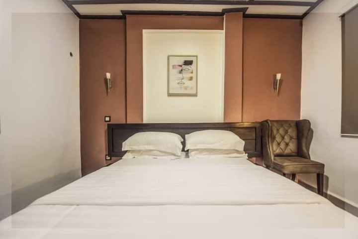 Room 3 of 16