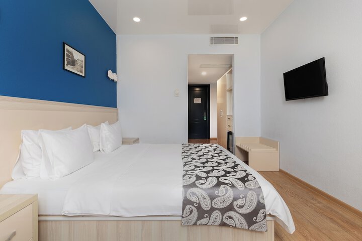 Room 12 of 61