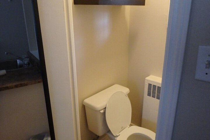 Room 25 of 43