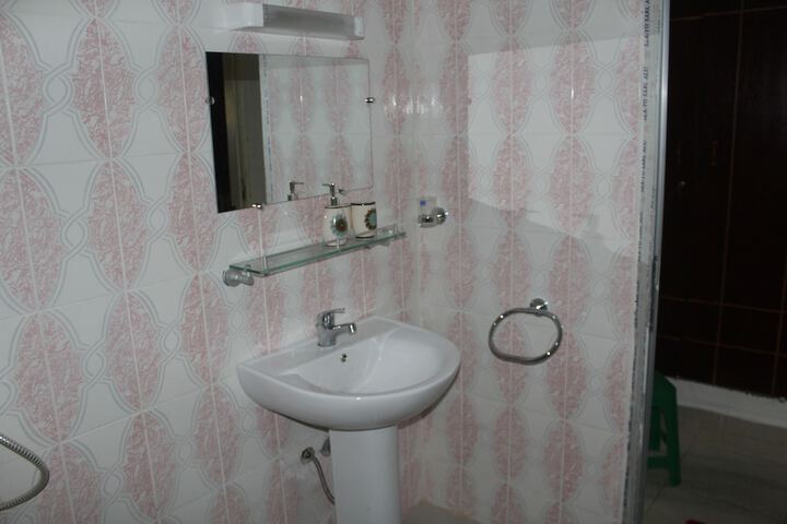 Room 5 of 15