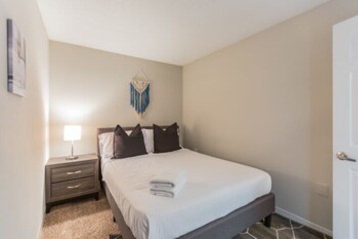 Room 300 of 307