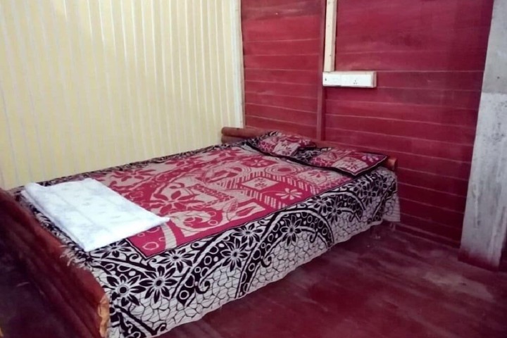 Room 3 of 6