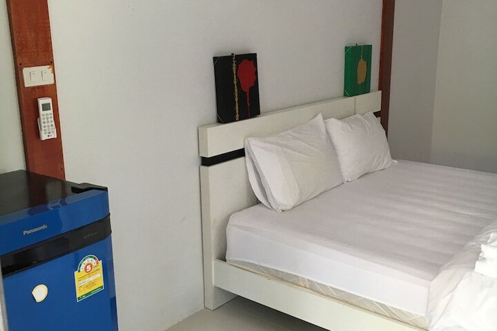 Room 8 of 95