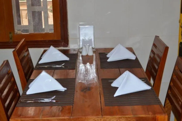 Dining 19 of 19