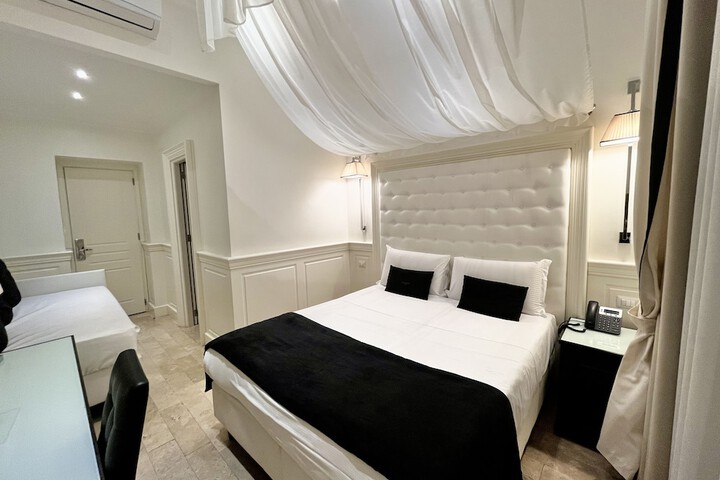 Room 17 of 48