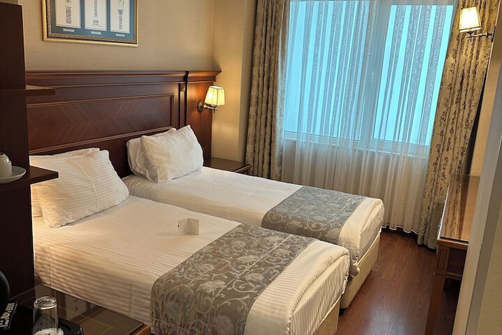 Room 12 of 72