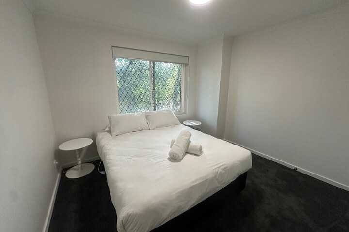 Room 7 of 99