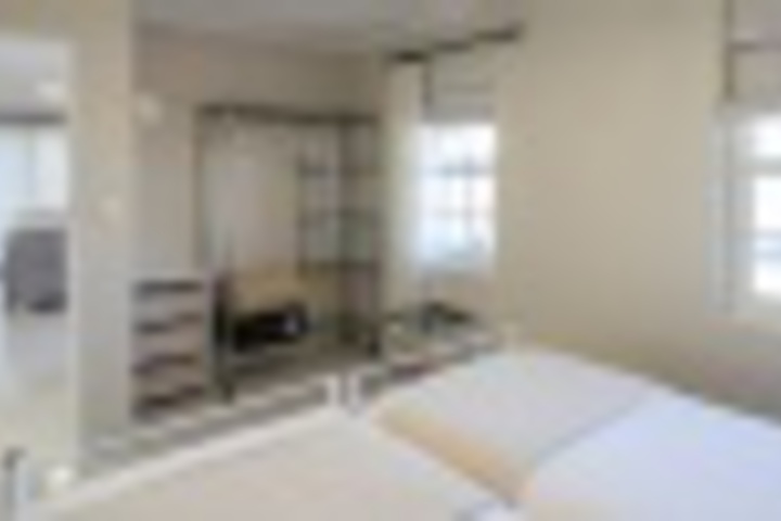 Room 400 of 648