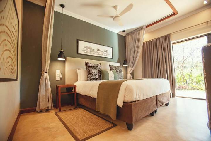 Room 10 of 42