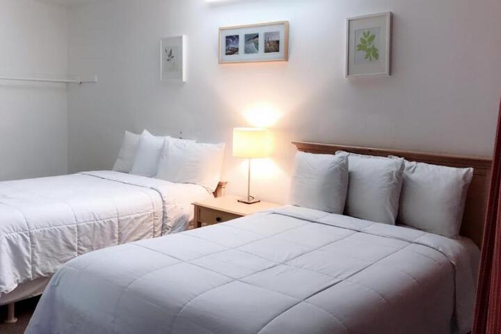 2 Double Beds (4 of 4)
