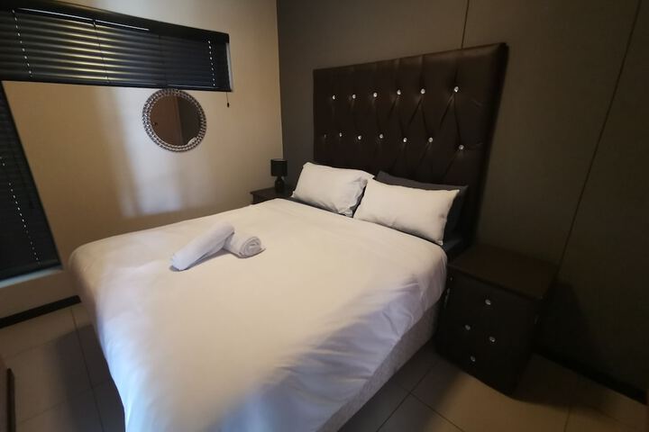 Room 7 of 215