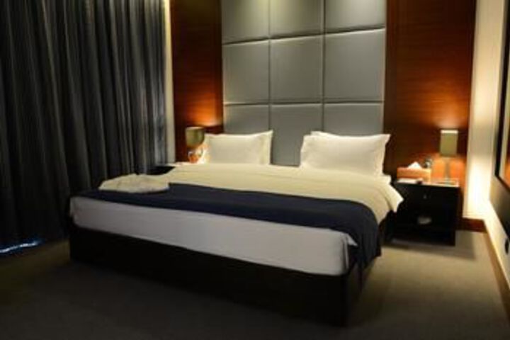 Room 32 of 56