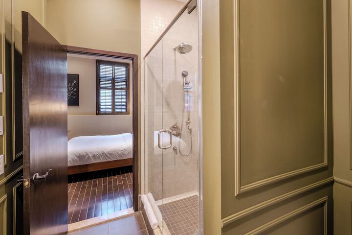 Room 71 of 89