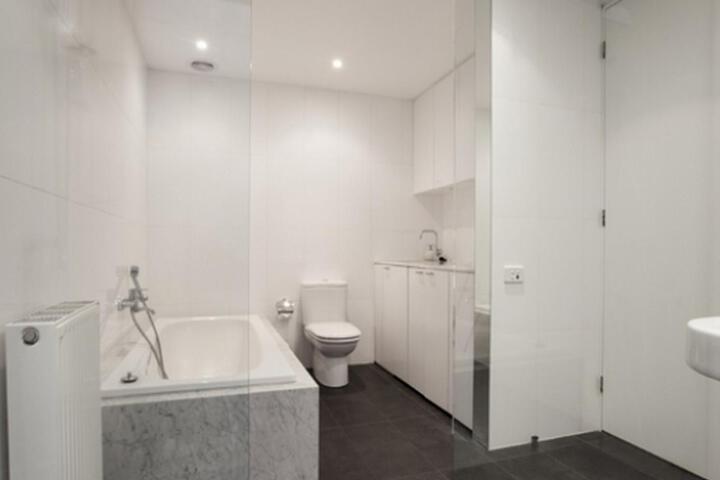 Room 1 of 5