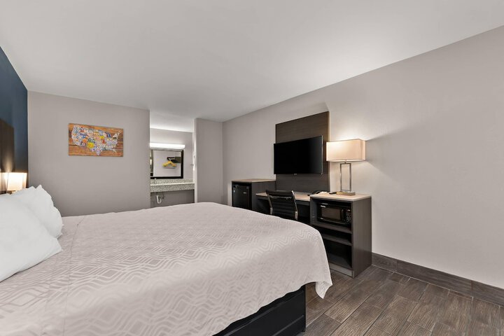 Room 18 of 47