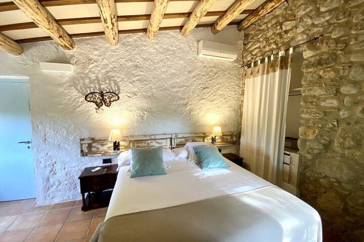 Room 16 of 121