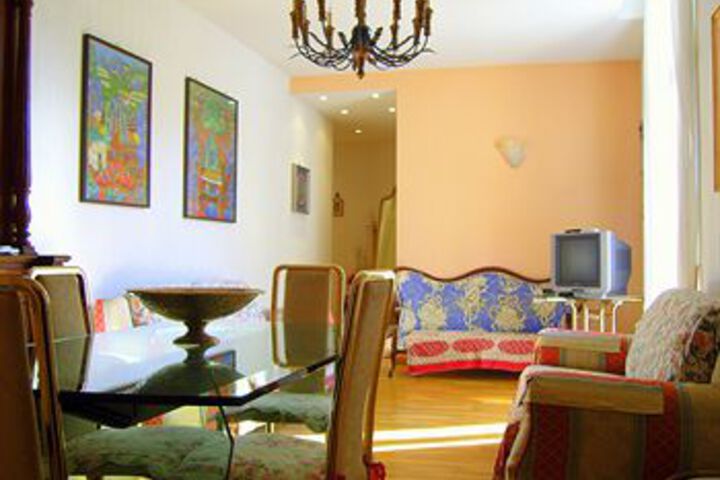 Room 143 of 200