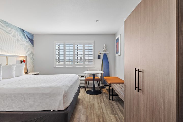 Room 25 of 61