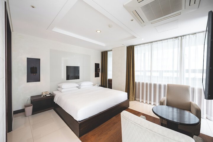 Room 78 of 151