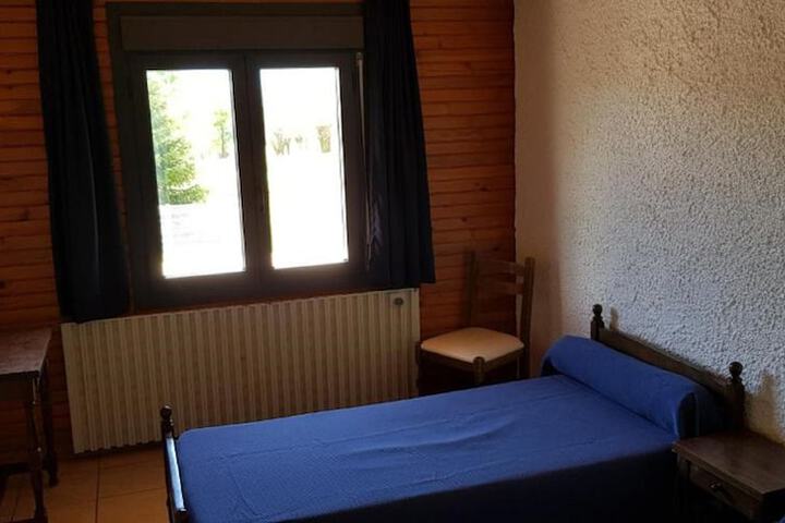 Room 5 of 38