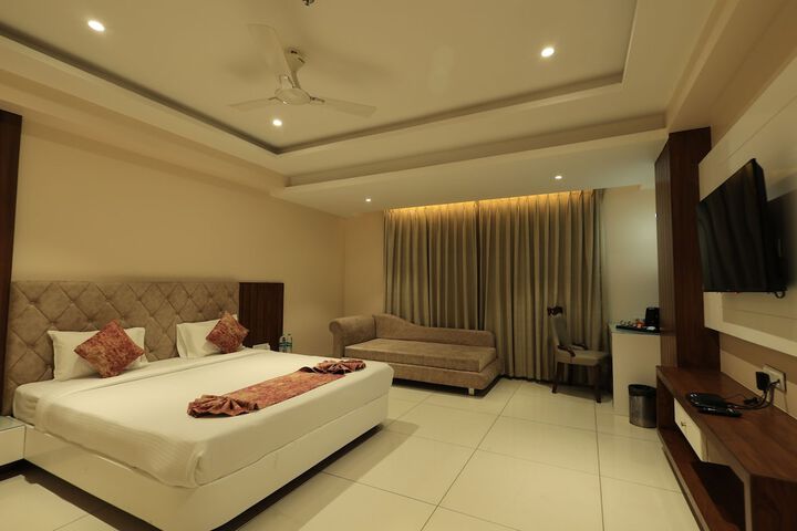 Room 33 of 75