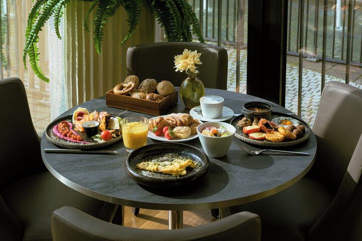 Breakfast meal