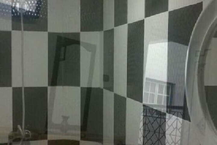 Room 13 of 20
