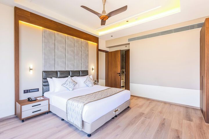 Room 17 of 48