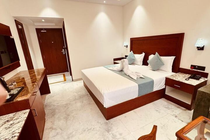 Room 8 of 42