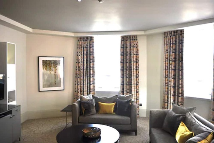 Room 76 of 142