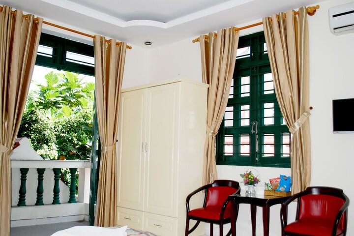 Room 14 of 32