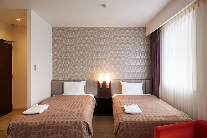 Room 28 of 79