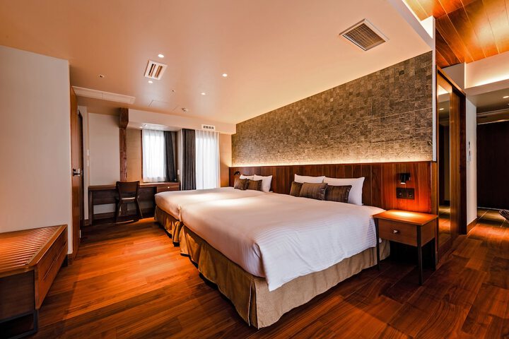 Room 3 of 113