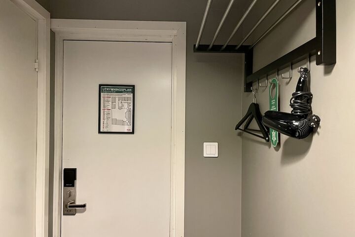 Room 43 of 149