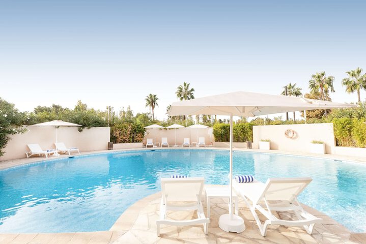Pool 33 of 67