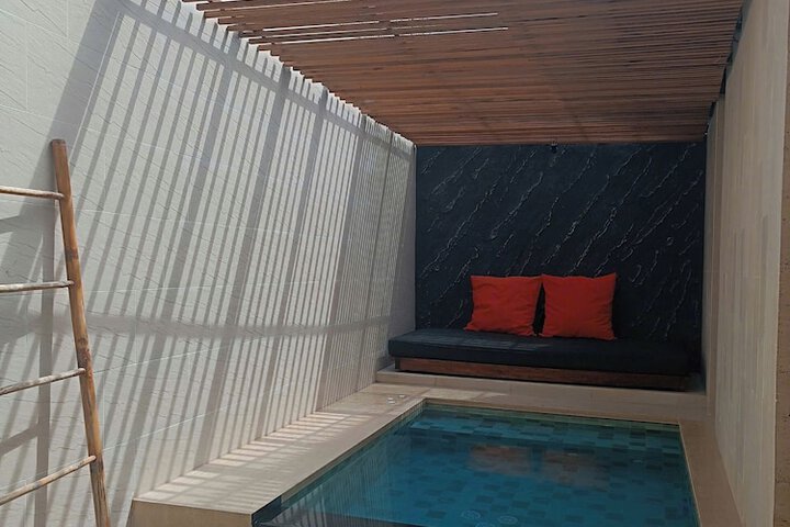 Pool 68 of 131