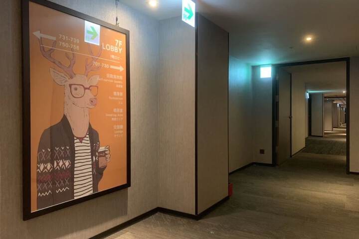 Ballroom/Hall 87 of 99