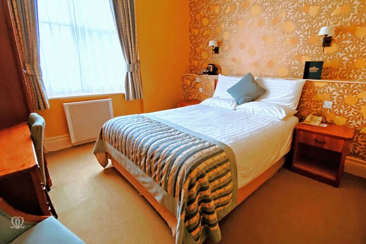 Room 5 of 24