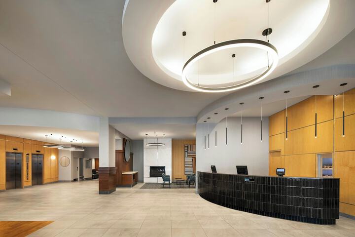 Entrance & Lobby