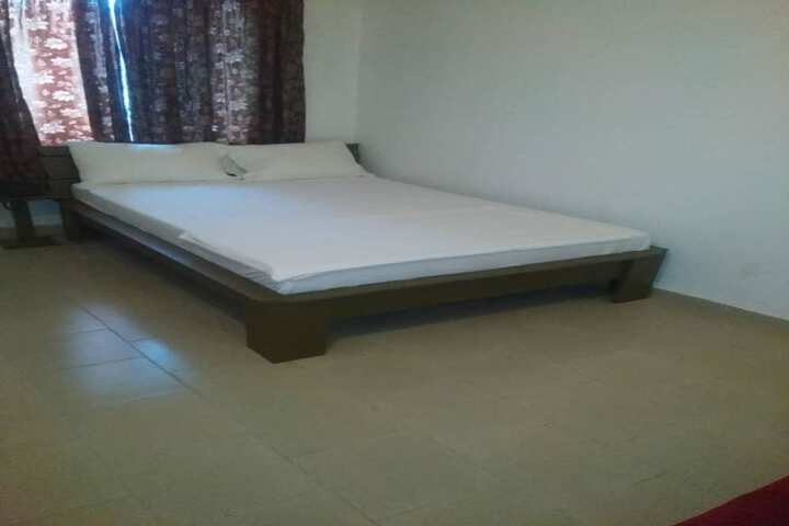 Room 2 of 34