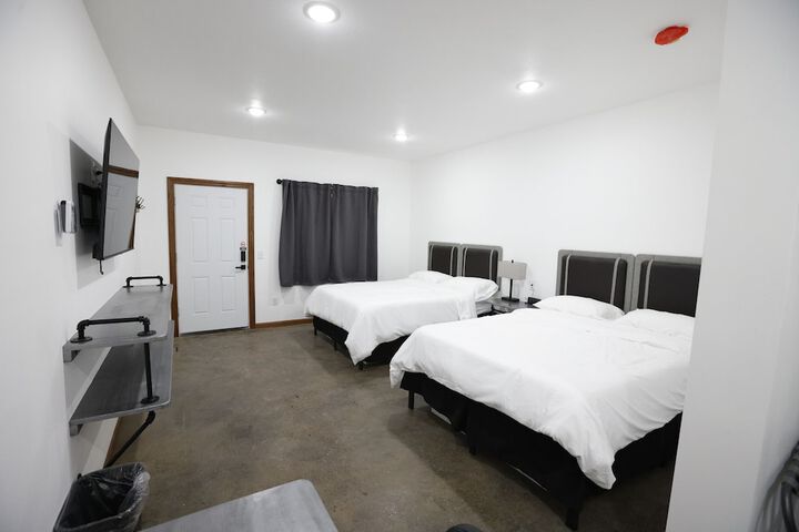 Room 2 of 17