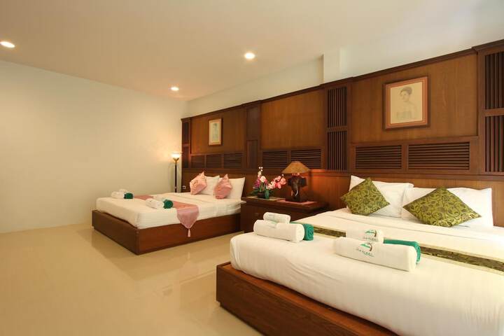Room 4 of 63