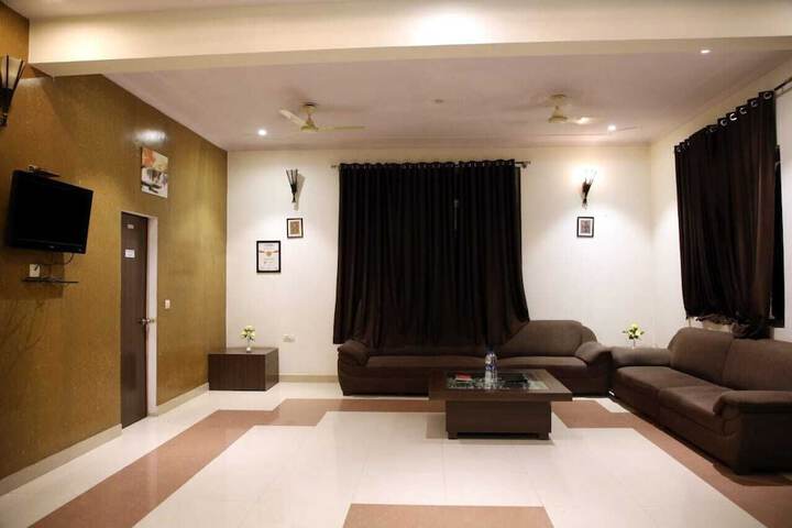 Room 11 of 20