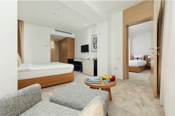 Room 17 of 150