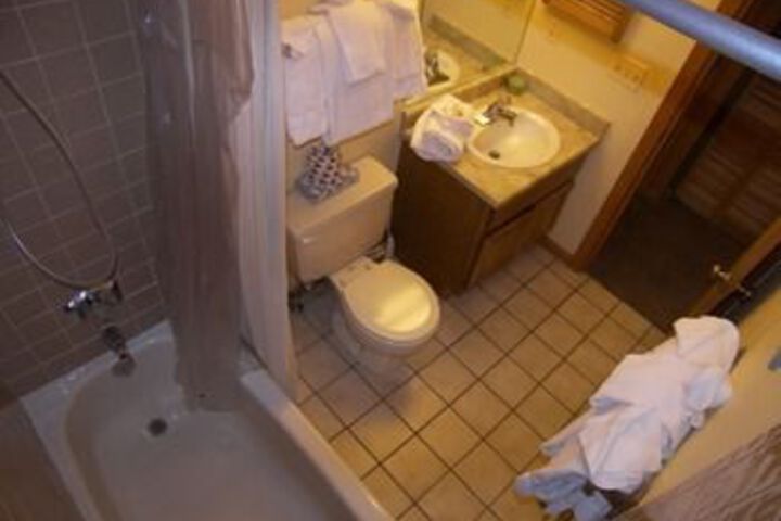Room 4 of 25