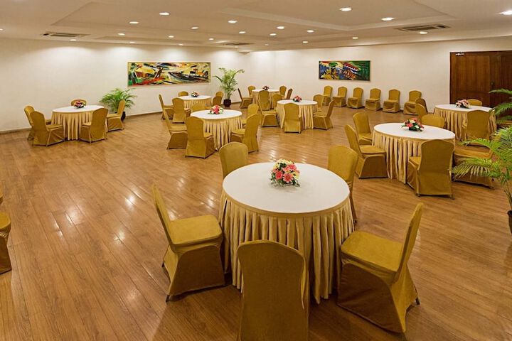 Ballroom/Hall 73 of 143