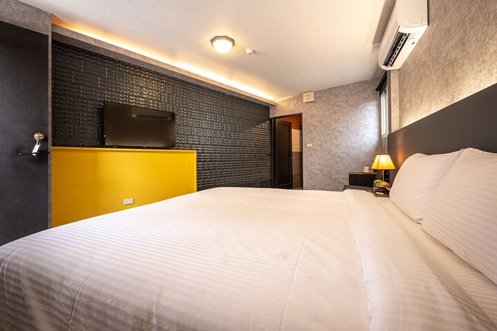 Room 15 of 46