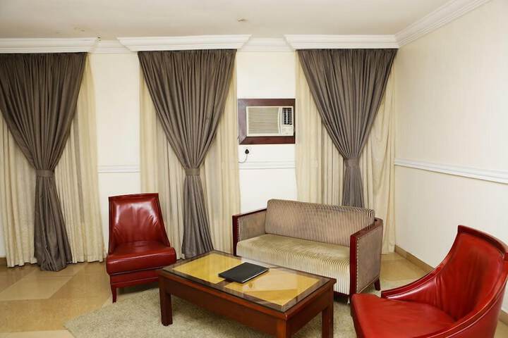 Room 15 of 36