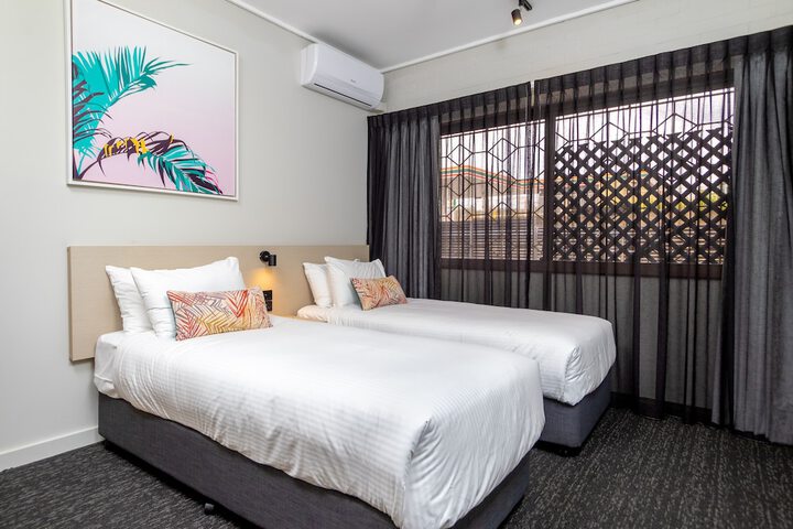 Room 10 of 48