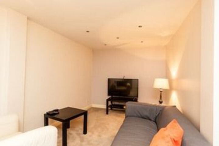 Room 15 of 36
